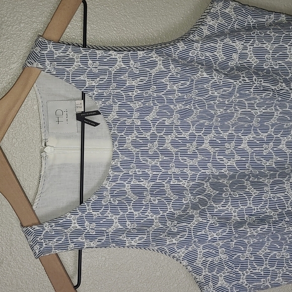 HD in Paris from Anthropologie Pia Eyelet Sleeveless Top - Picture 3 of 8